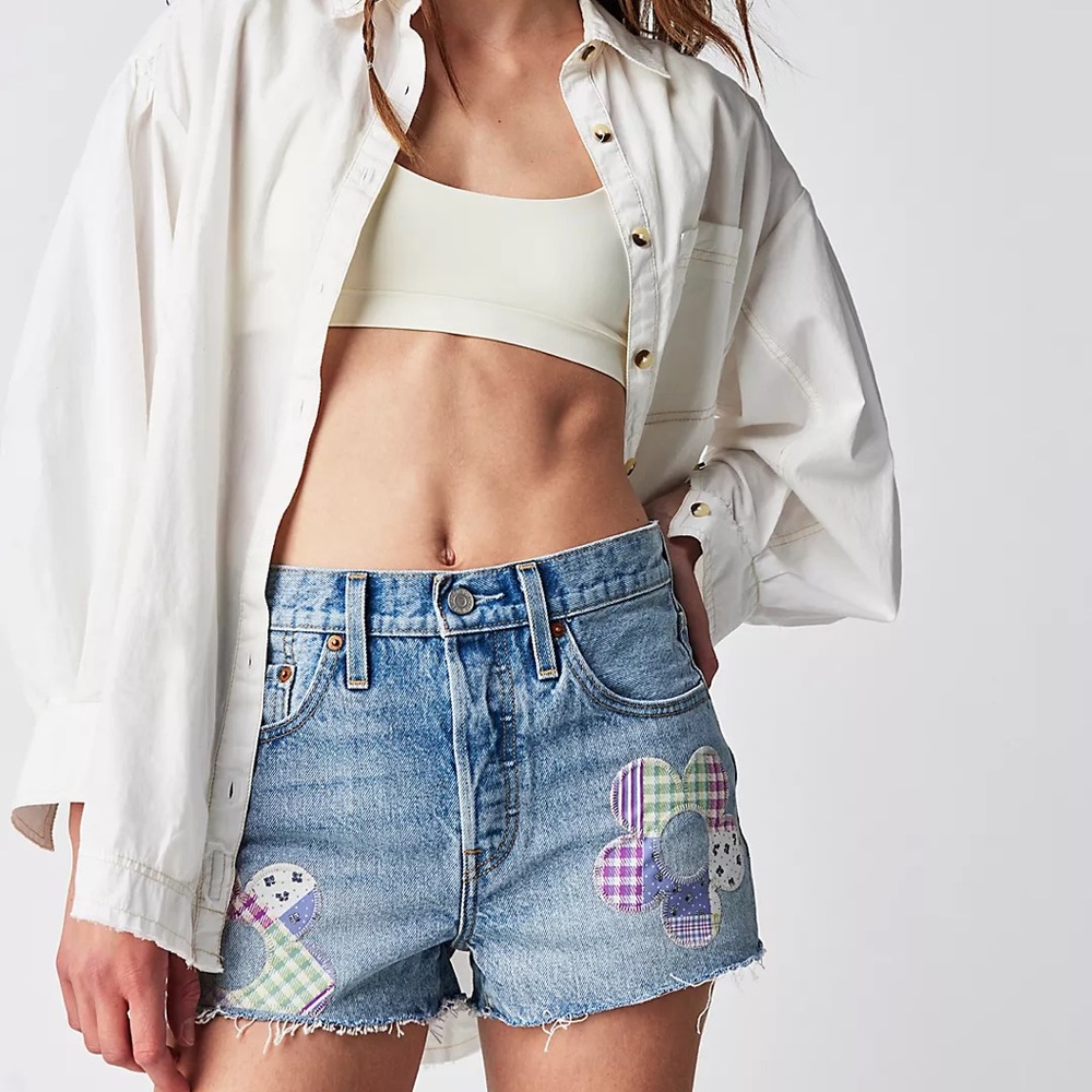 New Levi’s 501 Original Cutoff Denim Short floral patchwork light wash Jean